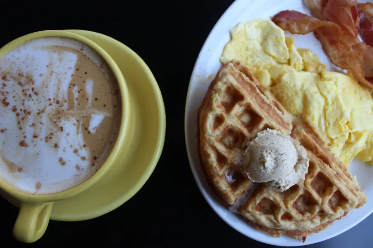 Restaurant or food photograph published by 24 Diner
