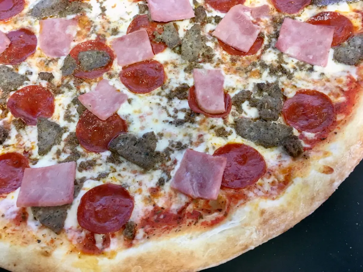 Restaurant or food photograph published by Yaghis Pizzeria